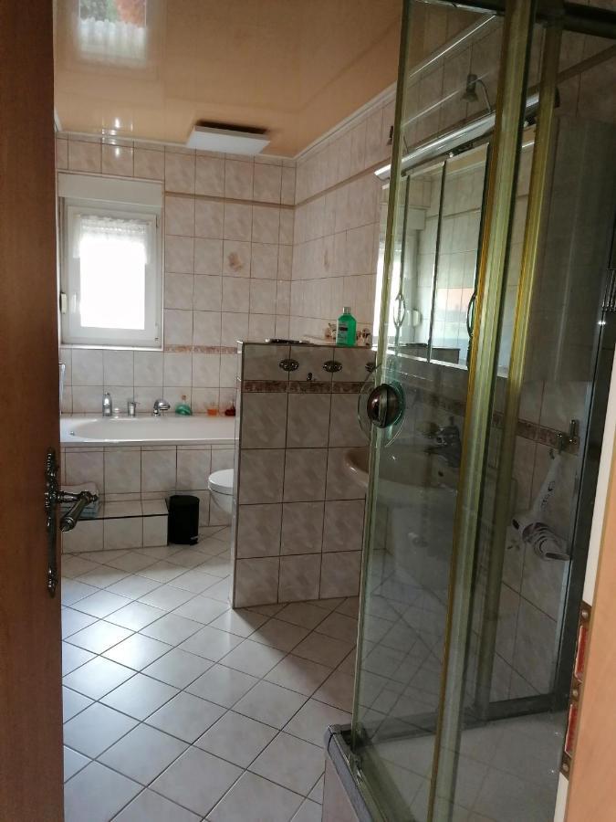 Ferienwohnung Hella هيميلفورت الغرفة الصورة